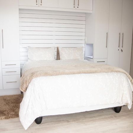 Settle Inn Self Catering Units Colchester Exteriör bild