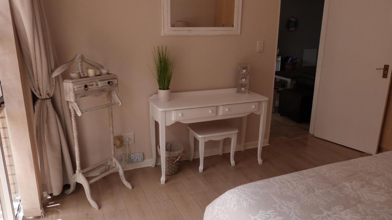 Settle Inn Self Catering Units Colchester Exteriör bild