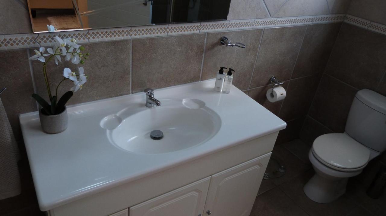 Settle Inn Self Catering Units Colchester Exteriör bild