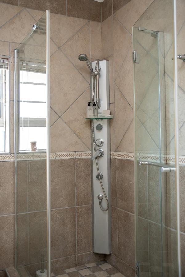 Settle Inn Self Catering Units Colchester Exteriör bild