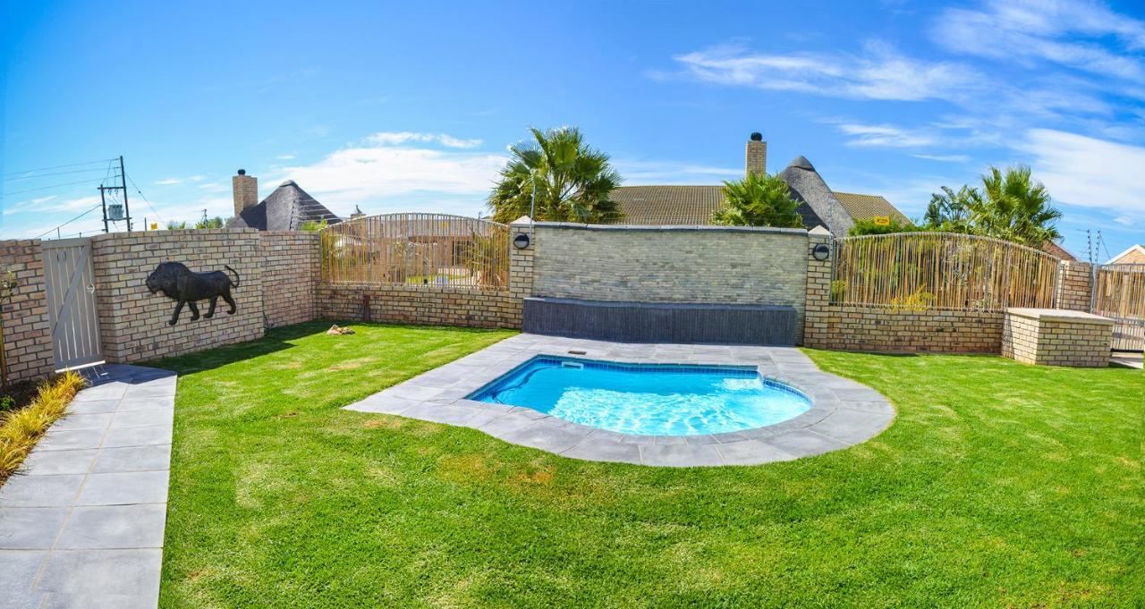 Settle Inn Self Catering Units Colchester Exteriör bild