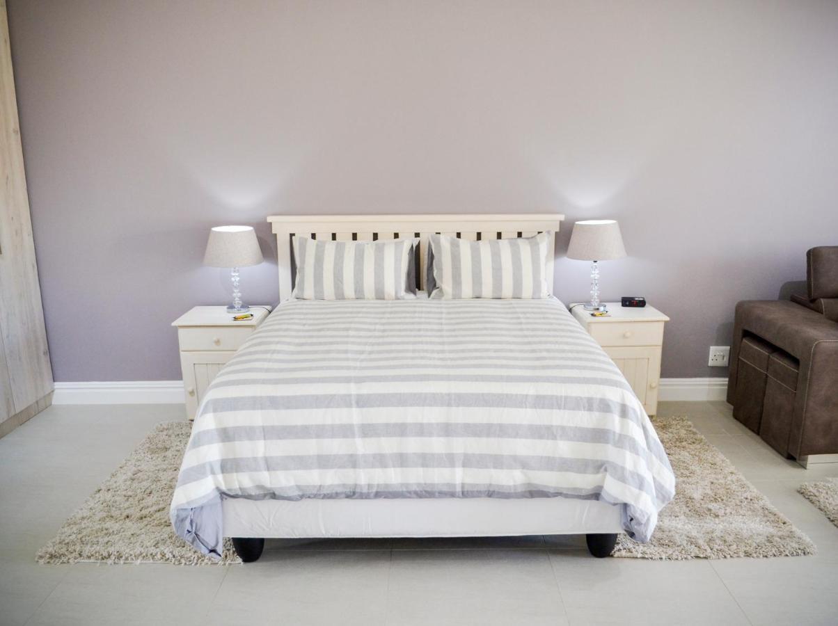 Settle Inn Self Catering Units Colchester Exteriör bild